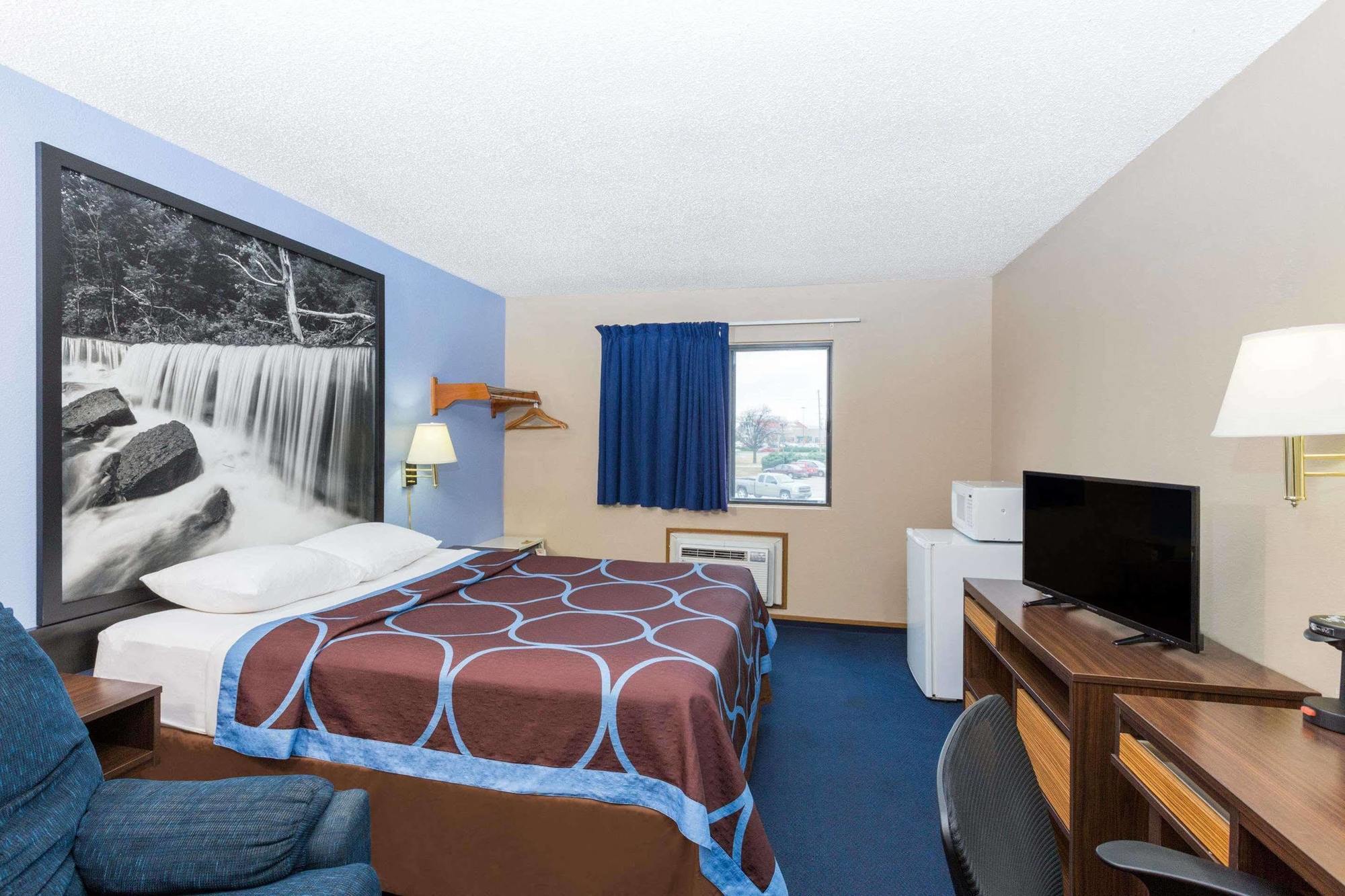 Super 8 By Wyndham Manhattan Ks Exterior photo